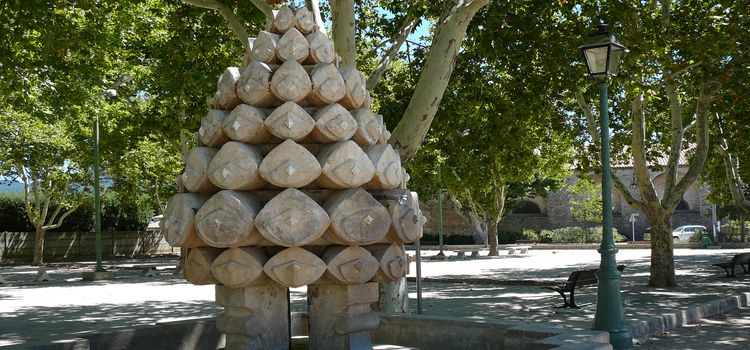 Pignans : fontaine de la Pigne