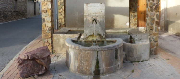 Pignans : fontaine av 8 mai 1945