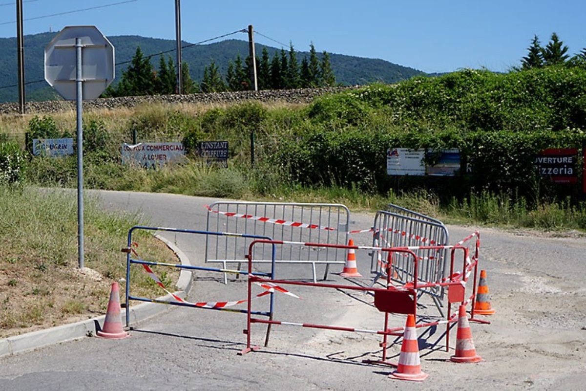 [Arrêté] Réfection de la chaussée au niveau du carrefour market