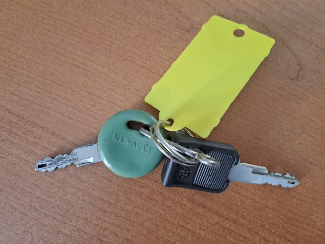 Un porte-clés et des clés